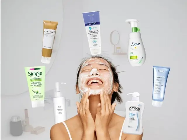 Top 13 Sữa Rửa Mặt Cho Da Nhạy Cảm: Dịu Nhẹ, An Toàn & Được Chuyên Gia Khuyên Dùng Top 13 Sữa Rửa Mặt Cho Da Nhạy Cảm: Dịu Nhẹ, An Toàn & Được Chuyên Gia Khuyên Dùng