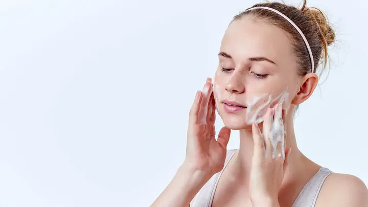 Hướng Dẫn Chi Tiết Cách Massage Khi Rửa Mặt Đúng Cách & Hiệu Quả