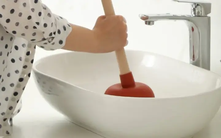 Cách Mở Nắp Bồn Rửa Mặt Toto Bị Kẹt Đơn Giản Tại Nhà Cách Mở Nắp Bồn Rửa Mặt Toto Bị Kẹt Đơn Giản Tại Nhà