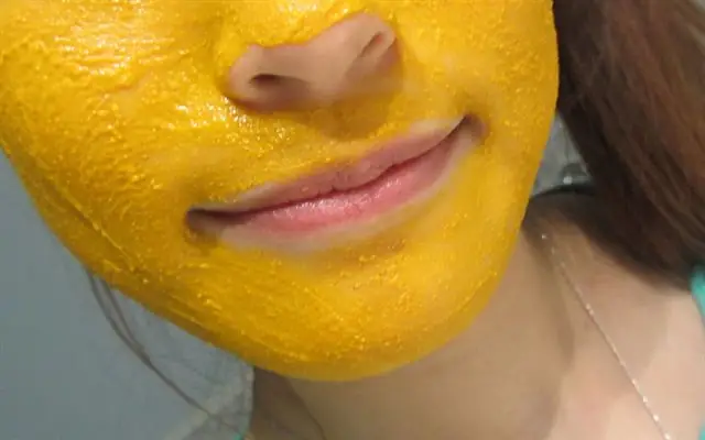 Cách Rửa Mặt Đúng Sau Khi Đắp Mặt Nạ Nghệ Để Da Sạch Sẽ, Không Vàng Lông Cách Rửa Mặt Đúng Sau Khi Đắp Mặt Nạ Nghệ Để Da Sạch Sẽ, Không Vàng Lông