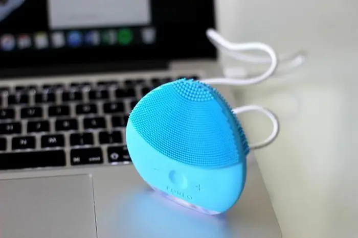 Hướng Dẫn Chi Tiết Cách Sạc Máy Rửa Mặt Foreo Luna Mini 2 Đúng Cách Hướng Dẫn Chi Tiết Cách Sạc Máy Rửa Mặt Foreo Luna Mini 2 Đúng Cách