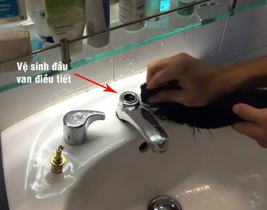 Cách Sửa Vòi Nước Bồn Rửa Mặt Bị Rỉ, Tắc, Chảy Sai Cách Tại Nhà Cách Sửa Vòi Nước Bồn Rửa Mặt Bị Rỉ, Tắc, Chảy Sai Cách Tại Nhà