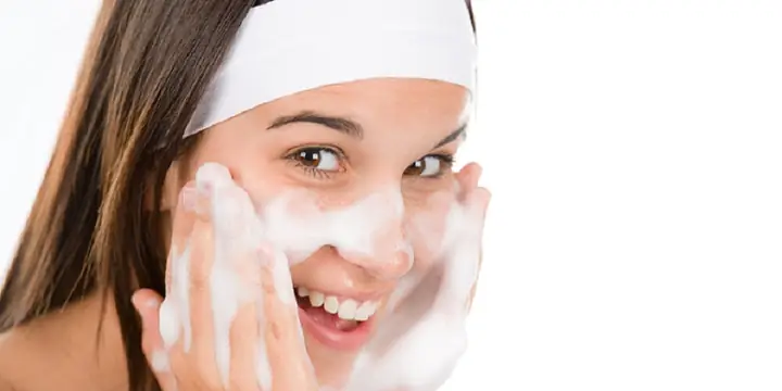 Chỉ Dùng Sữa Rửa Mặt Có Đủ Không? Hướng Dẫn Chăm Sóc Da Tối Ưu