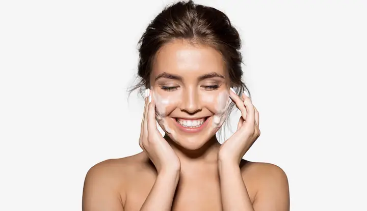 Chỉ Dùng Sữa Rửa Mặt Có Đủ Không? Hướng Dẫn Chăm Sóc Da Tối Ưu