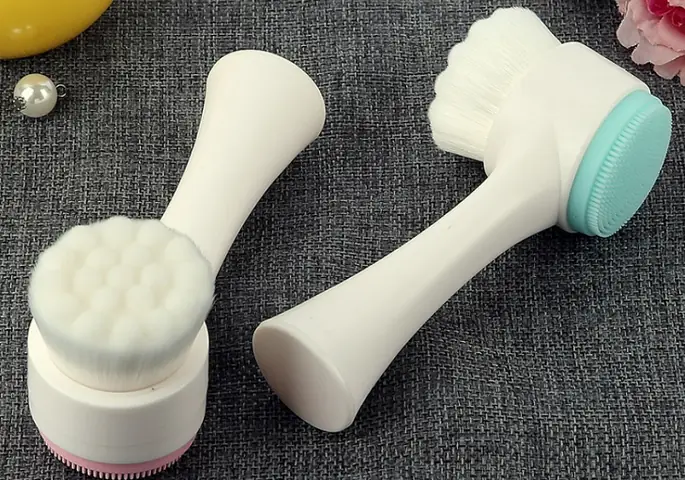 Có Nên Dùng Cọ Rửa Mặt Hay Không? Ưu Nhược Điểm & Lưu Ý Sử Dụng Có Nên Dùng Cọ Rửa Mặt Hay Không? Ưu Nhược Điểm & Lưu Ý Sử Dụng