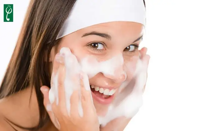 Có Nên Dùng Nhiều Loại Sữa Rửa Mặt Cùng Lúc? Lời Giải Đáp Từ Chuyên Gia Có Nên Dùng Nhiều Loại Sữa Rửa Mặt Cùng Lúc? Lời Giải Đáp Từ Chuyên Gia