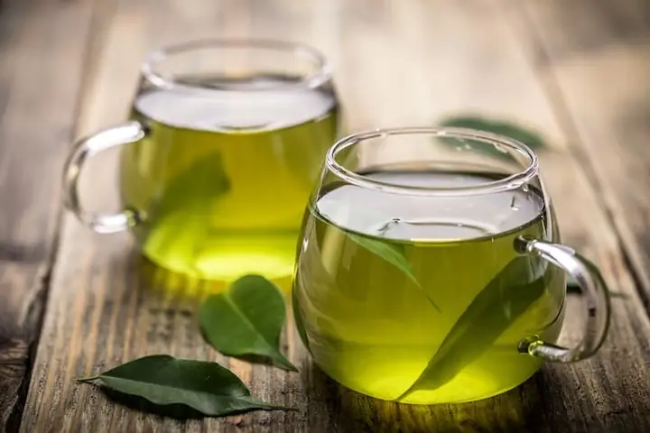 Có Nên Rửa Mặt Bằng Nước Chè Xanh Hàng Ngày Không? Lợi Ích Và Lưu Ý