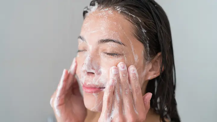 Rửa Mặt Bao Nhiêu Lần Một Ngày Là Tốt Nhất Cho Làn Da Khỏe Mạnh?