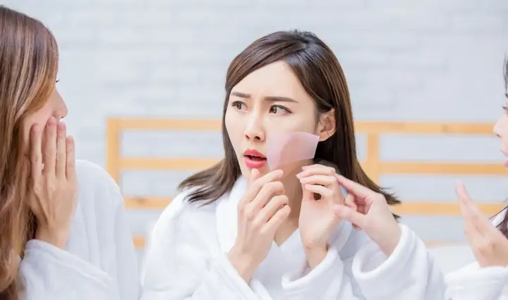 Da Dầu Có Nên Rửa Mặt Bằng Nước Muối Không? Lợi Ích, Rủi Ro Và Hướng Dẫn Chi Tiết Da Dầu Có Nên Rửa Mặt Bằng Nước Muối Không? Lợi Ích, Rủi Ro Và Hướng Dẫn Chi Tiết
