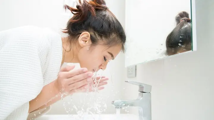 Dạ Hương Có Rửa Mặt Được Không? Giải Đáp Từ Chuyên Gia Và Thực Tế Sử Dụng Dạ Hương Có Rửa Mặt Được Không? Giải Đáp Từ Chuyên Gia Và Thực Tế Sử Dụng