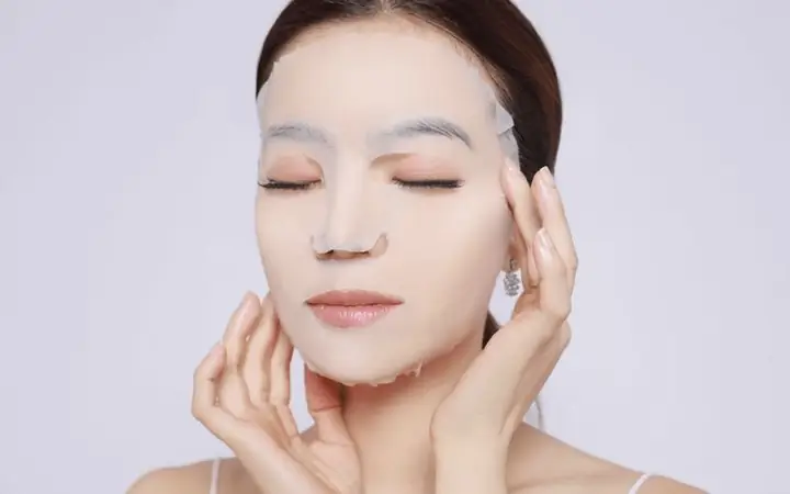 Rửa Mặt Hay Đắp Mặt Nạ Trước? Quy Trình Chăm Sóc Da Chuẩn Khoa Học