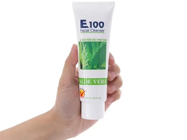 Sữa Rửa Mặt E100 Nha Đam: Độ Ph Bao Nhiêu, Có Tốt Cho Da Không?