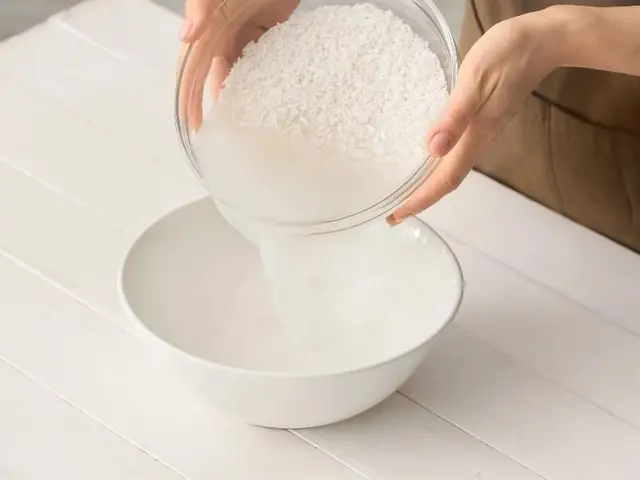 Dùng Nước Gạo Rửa Mặt: Lợi Ích, Cách Làm Trắng Da Hiệu Quả