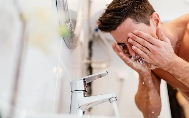 Hướng Dẫn Chi Tiết Cách Dùng Sữa Rửa Mặt Đúng Cách Cho Nam Giới Hướng Dẫn Chi Tiết Cách Dùng Sữa Rửa Mặt Đúng Cách Cho Nam Giới