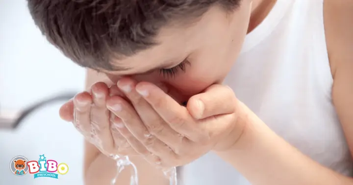 Hướng Dẫn Bé Tự Rửa Mặt Đúng Cách & Lưu Ý Chọn Sản Phẩm Phù Hợp Hướng Dẫn Bé Tự Rửa Mặt Đúng Cách & Lưu Ý Chọn Sản Phẩm Phù Hợp