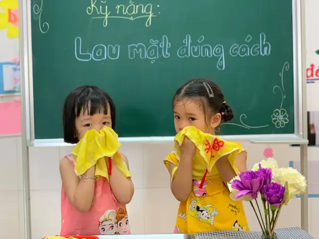 Hướng Dẫn Kỹ Năng Rửa Mặt Đúng Cách Cho Trẻ Mầm Non: Bước Chuẩn Giáo Án