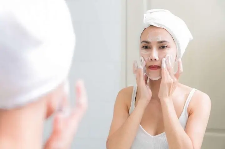 Rửa Mặt Bao Nhiêu Phút Là Đủ Sạch & Không Hại Da? Hướng Dẫn Chi Tiết