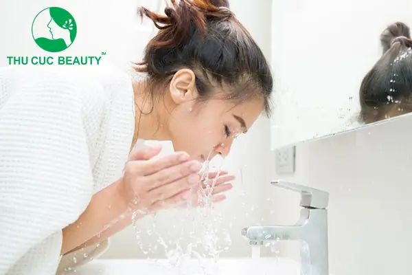 Nhấn Mí Bao Lâu Thì Được Rửa Mặt? Hướng Dẫn Chăm Sóc Chi Tiết Nhấn Mí Bao Lâu Thì Được Rửa Mặt? Hướng Dẫn Chăm Sóc Chi Tiết