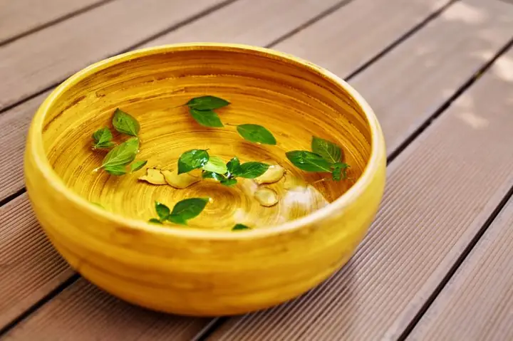 Hướng Dẫn Chi Tiết Cách Rửa Mặt Bằng Nước Gừng Để Làm Đẹp Da Và Những Lưu Ý Hướng Dẫn Chi Tiết Cách Rửa Mặt Bằng Nước Gừng Để Làm Đẹp Da Và Những Lưu Ý