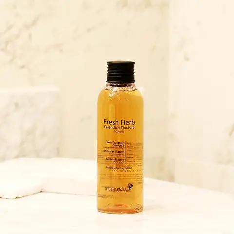 Rửa Mặt Bằng Toner: Có Nên Làm Không Và Cách Sử Dụng Đúng Chuẩn Chuyên Gia