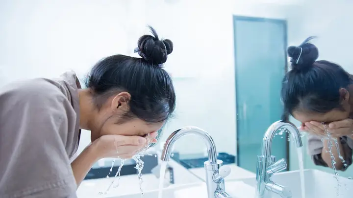 Rửa Mặt Bao Nhiêu Lần Một Ngày Là Tốt Nhất, Có Hại Da Không? Rửa Mặt Bao Nhiêu Lần Một Ngày Là Tốt Nhất, Có Hại Da Không?