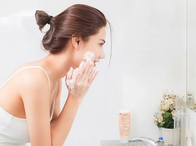 Rửa Mặt Tẩy Da Chết Đúng Cách: Trình Tự Chuẩn & Lựa Chọn Sản Phẩm Phù Hợp