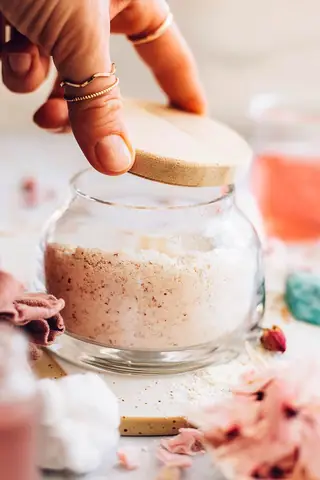 Rửa Mặt Bằng Bột Gạo: Lợi Ích, Cách Làm Đúng Và Lưu Ý Cho Làn Da Sáng Mịn Rửa Mặt Bằng Bột Gạo: Lợi Ích, Cách Làm Đúng Và Lưu Ý Cho Làn Da Sáng Mịn