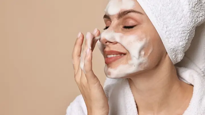 Sữa Rửa Mặt Collagen Có Tác Dụng Gì: Lợi Ích, Công Dụng & Cách Chọn Tốt Nhất Sữa Rửa Mặt Collagen Có Tác Dụng Gì: Lợi Ích, Công Dụng & Cách Chọn Tốt Nhất