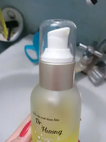 Sữa Rửa Mặt Dr Hương: Công Dụng, Thành Phần & Địa Chỉ Mua Chính Hãng Sữa Rửa Mặt Dr Hương: Công Dụng, Thành Phần & Địa Chỉ Mua Chính Hãng