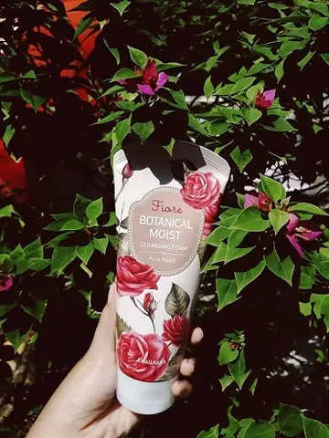 Gel Rửa Mặt Hoa Hồng: Công Dụng, Lợi Ích Và Cách Chọn Sản Phẩm Phù Hợp Gel Rửa Mặt Hoa Hồng: Công Dụng, Lợi Ích Và Cách Chọn Sản Phẩm Phù Hợp