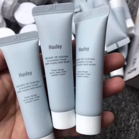 Sữa Rửa Mặt Huxley Cleansing Foam Deep Clean Deep Moist: Công Dụng, Thành Phần & Cách Dùng Chi Tiết Sữa Rửa Mặt Huxley Cleansing Foam Deep Clean Deep Moist: Công Dụng, Thành Phần & Cách Dùng Chi Tiết