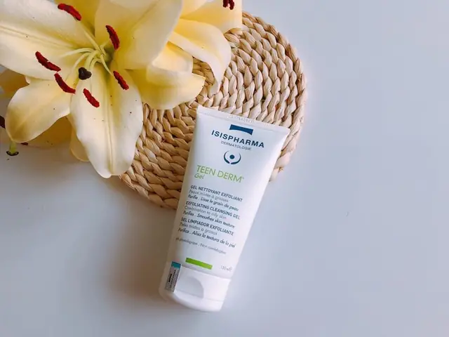 Top 10+ Sữa Rửa Mặt Lành Tính: Tiêu Chí Chọn Lọc & Sản Phẩm Phù Hợp Mọi Loại Da