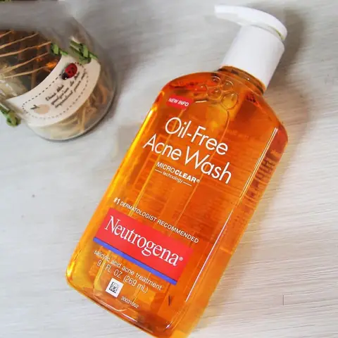 Sữa Rửa Mặt Neutrogena Oil-free Acne Wash 269ml: Công Dụng, Thành Phần & Đánh Giá Chi Tiết Sữa Rửa Mặt Neutrogena Oil-free Acne Wash 269ml: Công Dụng, Thành Phần & Đánh Giá Chi Tiết