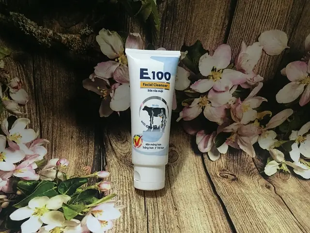 Sữa Rửa Mặt Nghệ E100 Có Ăn Nắng Không? Giải Đáp Chi Tiết & Lời Khuyên Sữa Rửa Mặt Nghệ E100 Có Ăn Nắng Không? Giải Đáp Chi Tiết & Lời Khuyên