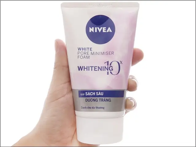 Sữa Rửa Mặt Nivea Nữ Có Tốt Không? Đánh Giá Chi Tiết Các Loại & Công Dụng