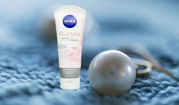 Sữa Rửa Mặt Nivea Nữ Có Tốt Không? Đánh Giá Chi Tiết Các Loại & Công Dụng