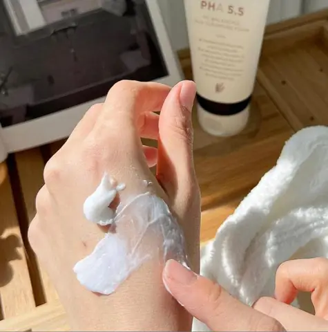 Sữa Rửa Mặt Ph 5.5 Hàn Quốc: Lựa Chọn Tối Ưu Cho Làn Da Khỏe Mạnh