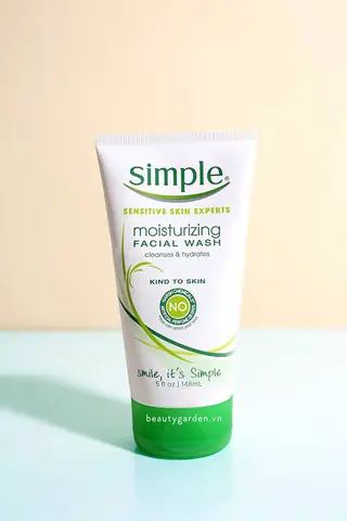 Review Sữa Rửa Mặt Simple Moisturizing Facial Wash: Thành Phần, Công Dụng & Ai Nên Dùng?