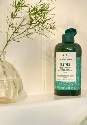 Sữa Rửa Mặt Tea Tree Skin Clearing Facial Wash 250ml: Công Dụng, Cách Dùng & Địa Chỉ Mua Uy Tín