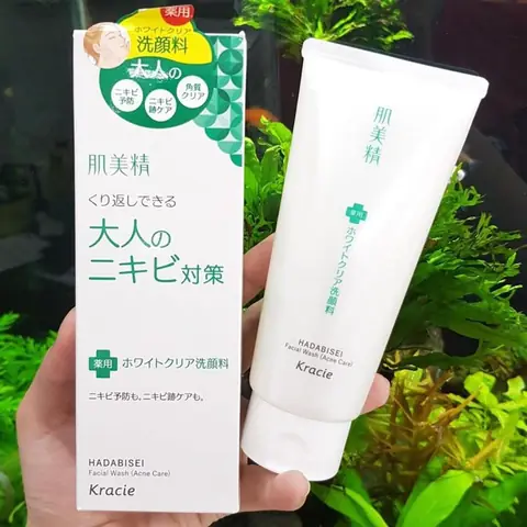 Sữa Rửa Mặt Trị Mụn Kracie Hadabisei: Công Dụng, Thành Phần & Cách Chọn Sữa Rửa Mặt Trị Mụn Kracie Hadabisei: Công Dụng, Thành Phần & Cách Chọn