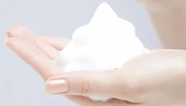 Tại Sao Nên Tạo Bọt Sữa Rửa Mặt Trước Khi Sử Dụng? Lợi Ích Và Cách Thực Hiện Hiệu Quả Tại Sao Nên Tạo Bọt Sữa Rửa Mặt Trước Khi Sử Dụng? Lợi Ích Và Cách Thực Hiện Hiệu Quả